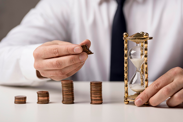Growth Investing vs. Value Investing: Which is Better for Long-Term Stock Investing